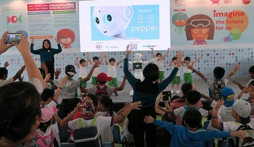 Singing and dancing with Pepper